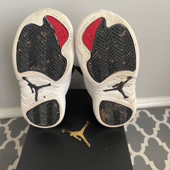 Authentic Jordan Toddler Shoes - Picture 4 of 4